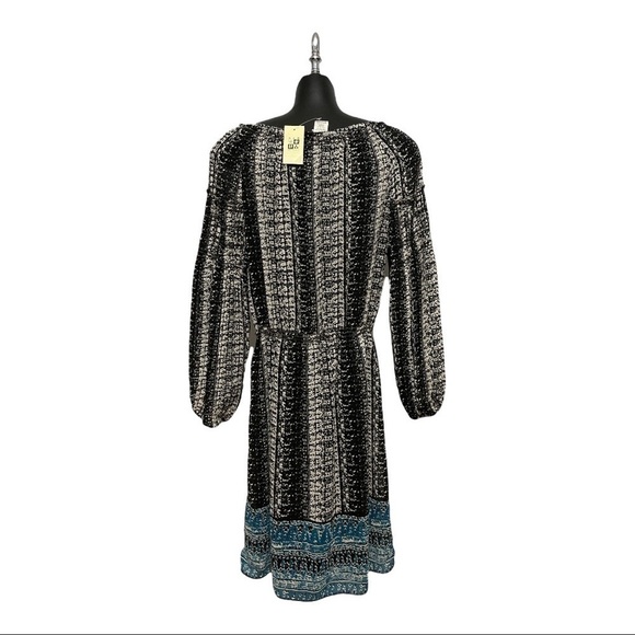 Dresses 3 for $50
NWT Max Studio Lined Dress Black /White Print Size Medium - Picture 4 of 7